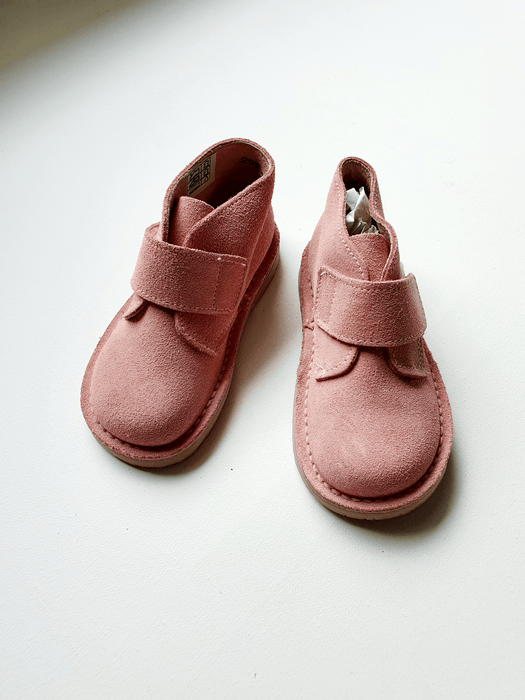 Pink girl or boys shoes 25/28 (4549531598896)